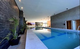 Luxury 3Br Apartment W Pool, Spa & Stunning Views